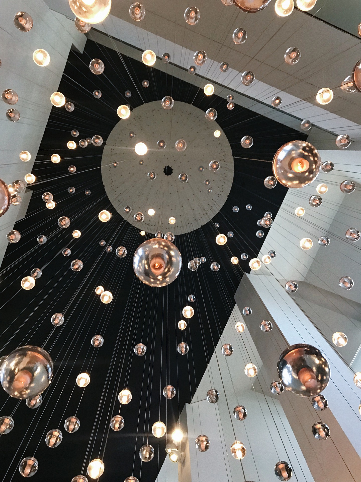 ceiling-4472200_1920 ceiling-4472200_1920